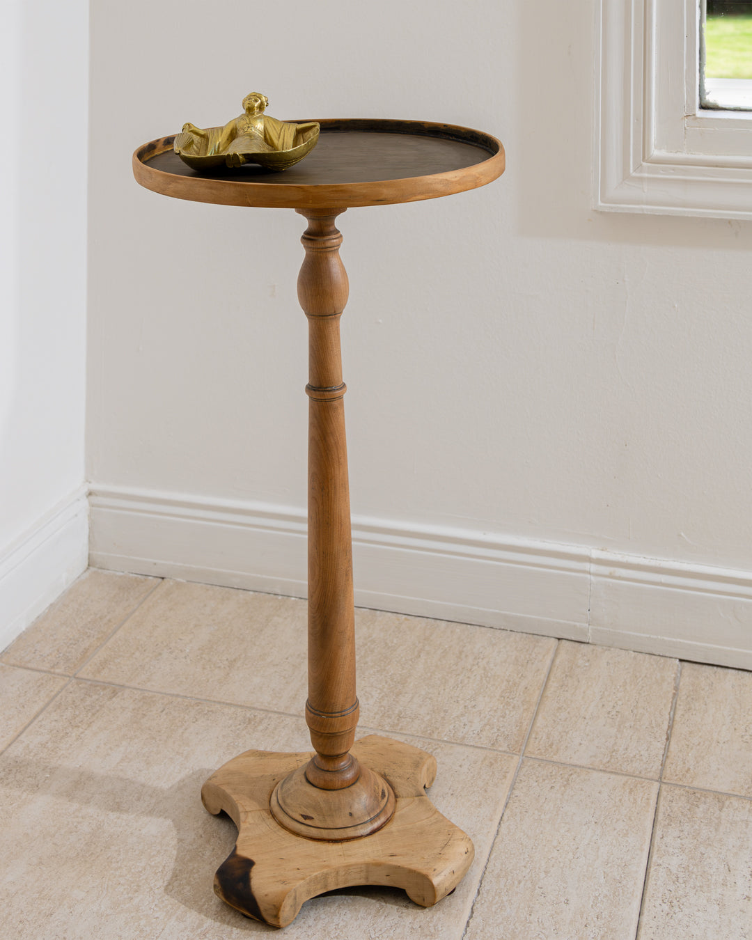 ' Mesa circular de arrime '