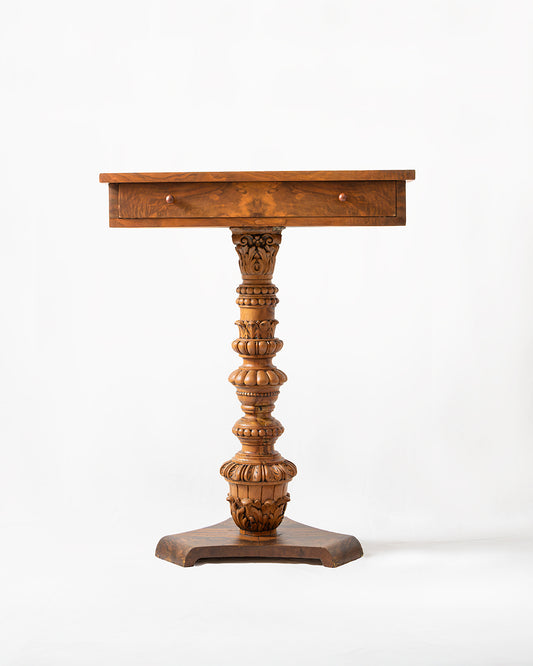 ' Mesa Estilo Clásico '