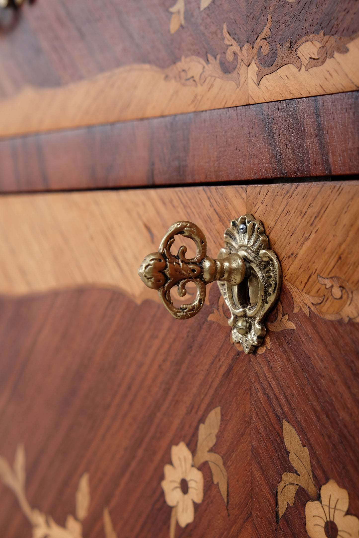 Chiffonier Luis XV