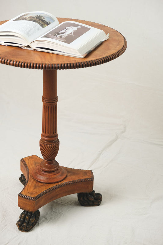 Mesita circular Chippendale