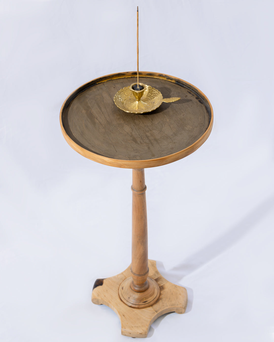 ' Mesa circular de arrime '