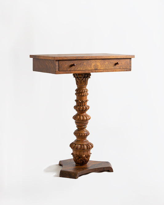 ' Mesa Estilo Clásico '
