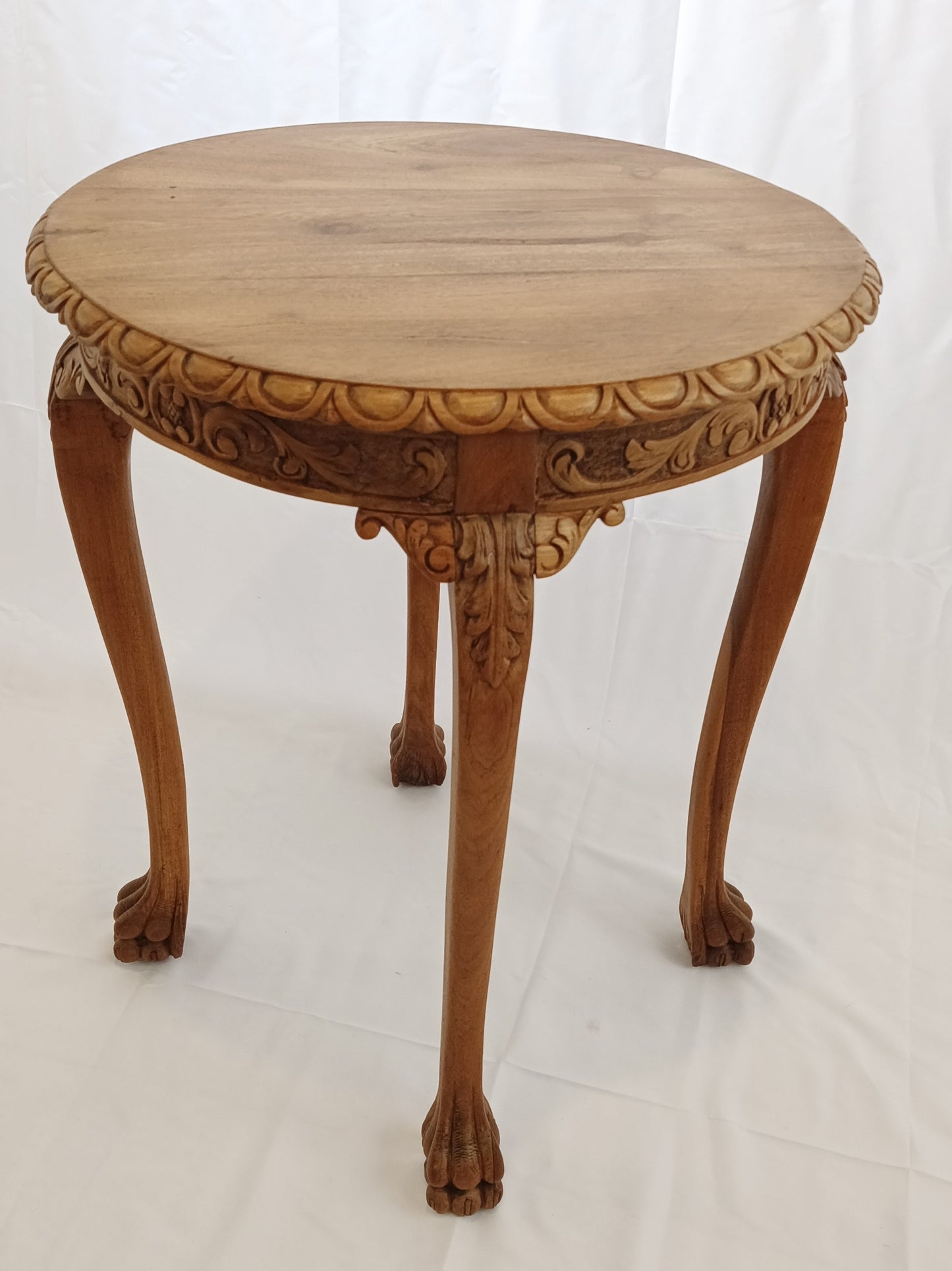 ' Mesa auxiliar Chippendale '